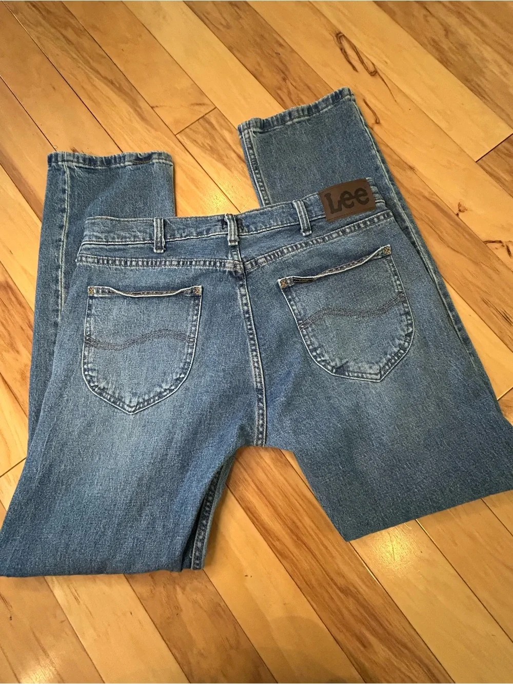 Lee Men’s Slim Fit Classic Straight Fit Jeans - Light Blue - Picture 6 of 11